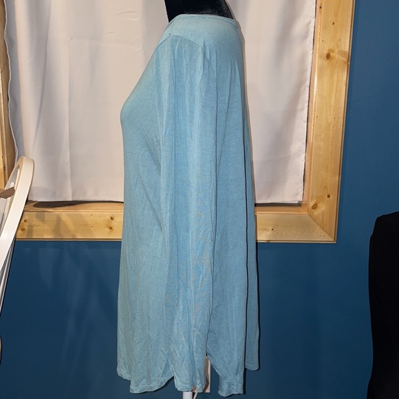 Old Navy Top - Picture 2 of 7